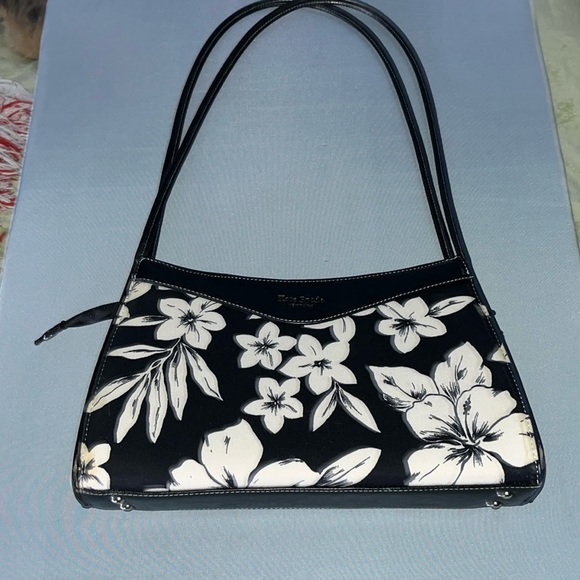 kate spade Handbags - Beautiful Kate Spade, New York floral handbag